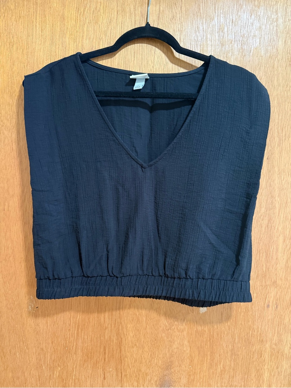 Women’s Black V-Neck Sleeveless Crop Top